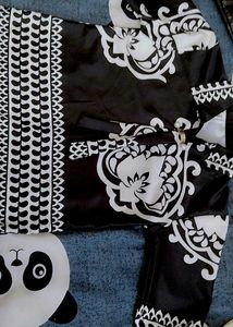 Patterned Black &amp; White Top