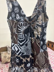 Print Flared Hem Sleeveless Top