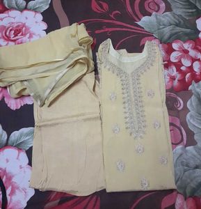 Newly stiched suit set with dupatta