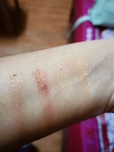 😍😍3D HIGHLIGHTER PALETTE