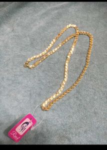 Gold Tone Necklace with Pendant