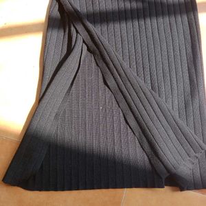 Black midi Ribbed Knit Skirt