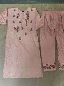 with dupatta its has medium size
