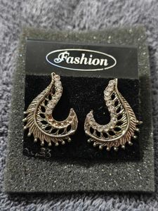 Stylish Silver-Tone Paisley Stud Earrings