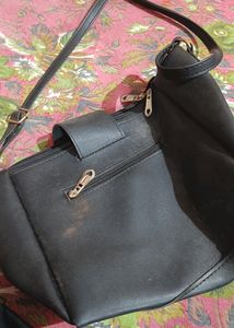 Sling Bag In Black 🖤