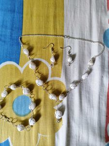 White Stone Jewelry Set