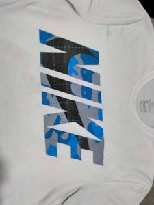 Nike Graphic Print Tee Orignal LESS USES