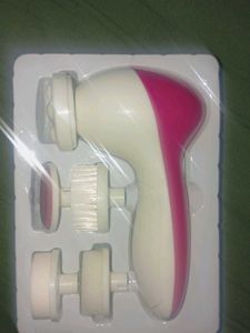 Facial Cleansing Brush