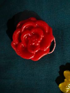 Rose gel candle