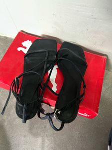 H&amp;M Women Black Solid Strappy Flats