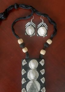 NEW/ UNUSED - Boho chic necklace & earring