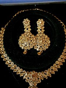 Beautiful 😍❤️ Necklace Set Not Even Once Used