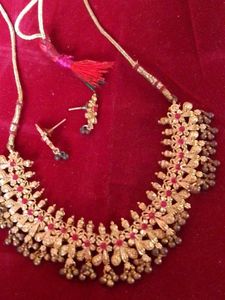 Vintage Gold Tone Necklace