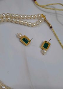 Elegant Pearl &amp; Emerald Jewelry Set