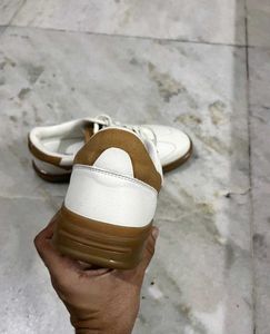 WESTSIDE UNISEX WHITE GUM SNEAKERS 41 (UK 7)