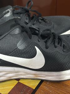 NIke Men Revolution 6  Size-11UK