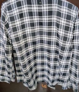 BLACK CHECK SHIRT