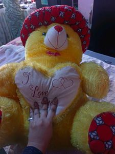 Big teddybear perfect for valentine 💓(toys)