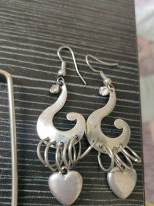 4 pair of earrings(only one time used)