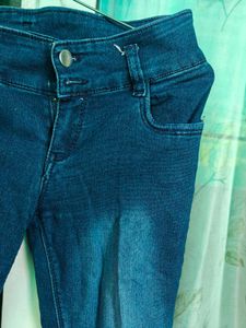 Jeans Ripped Knee Denim