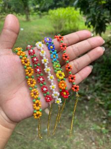 Flower Beaded Bracelet