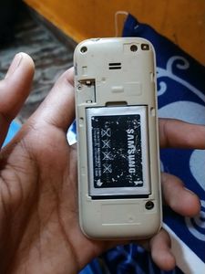 Samsung Guru Music 2 SM-B310 (Display Broken)