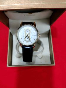 Timex Gold-Tone Watch ⚡with Black Leather Band