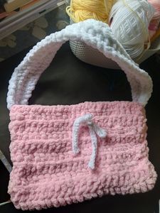 pink-crochet-bag