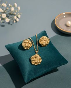 Golden Knot Jewelry Set