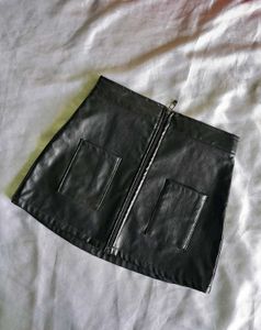 Chic Black Faux Leather Mini Skirt