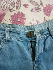 stretchable Denim Shorts
