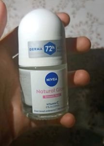 NIVEA Natural Glow Deodorant
