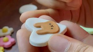 Clay Toy Which Has Magnet