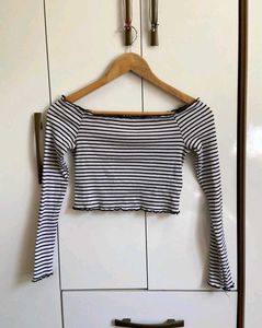 H&amp;M Crop Top ✨🦋