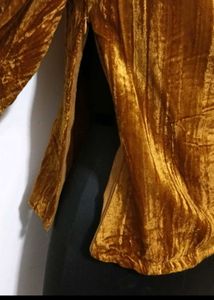 velvet design top more fluffy sleevs..