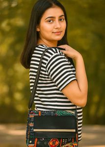 Chic Handbag With Sling