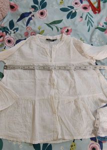 Zudio White Top With Bell Sleeves (Size XS)
