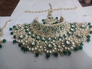 bridal jewellery set in green trending jeweller
