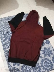 Hoodies Good Condition Last Praise 250 Rs