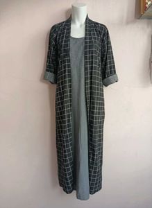 Gray Sleeveless Kurthi with Black and white overco