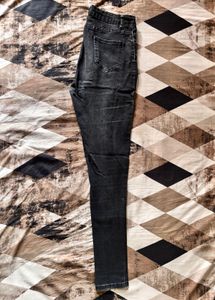 Urbanic Black Distressed Slim Fit Jeans For Women
