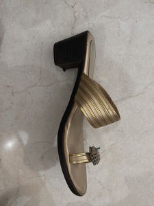 Gold Embellished Toe-Ring Sandal
