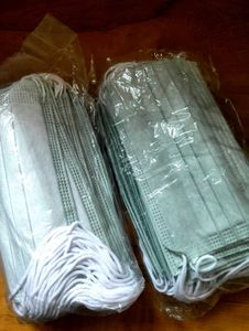 Set Of 100 Grey Disposable Masks