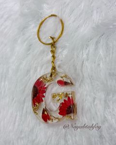 Resin floral Initial &#39;G&#39; Keychain🌸