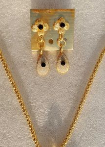 HIGH QUALITY SILVER NECKLACE WITH EARRINGS