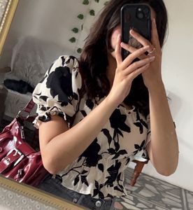 Floral Puff Sleeve Top🤍