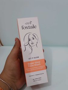 Foxtale Super Glow Face Wash