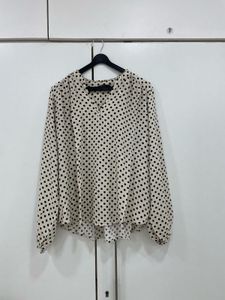 🌸 Effortless Elegance: M&amp;S Polka Dot Blouse 🌸