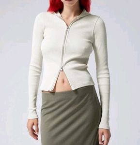 Weekday Knit Hodie