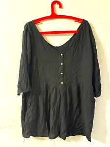 Black top with V back and buttons